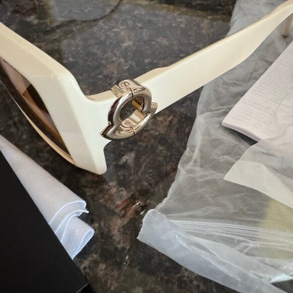 NEW Moncler ML0244 Promenade Sunglasses Solid Ivory Gold Logo Honey Lenses case - Picture 2 of 12